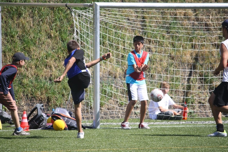Village Camps International Summer Camp Leysin, Switzerland 2025-08-09 https://www.villagecamps.com/journals_admin/images/700-31-football (2).jpg